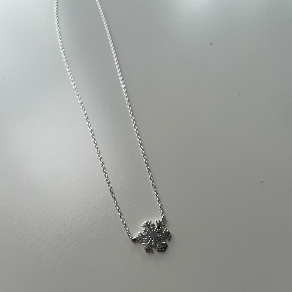 Snowflake necklace